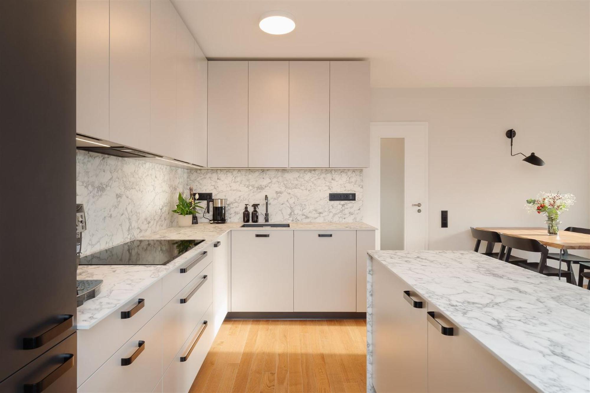 Luxury Sunny Home - Garage Parking, Metro, Balcony, Ps5 With Games Prag Exteriör bild