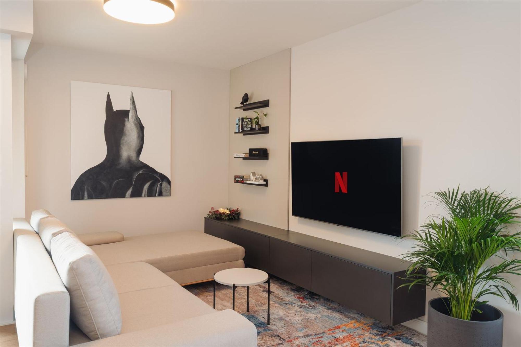 Luxury Sunny Home - Garage Parking, Metro, Balcony, Ps5 With Games Prag Exteriör bild