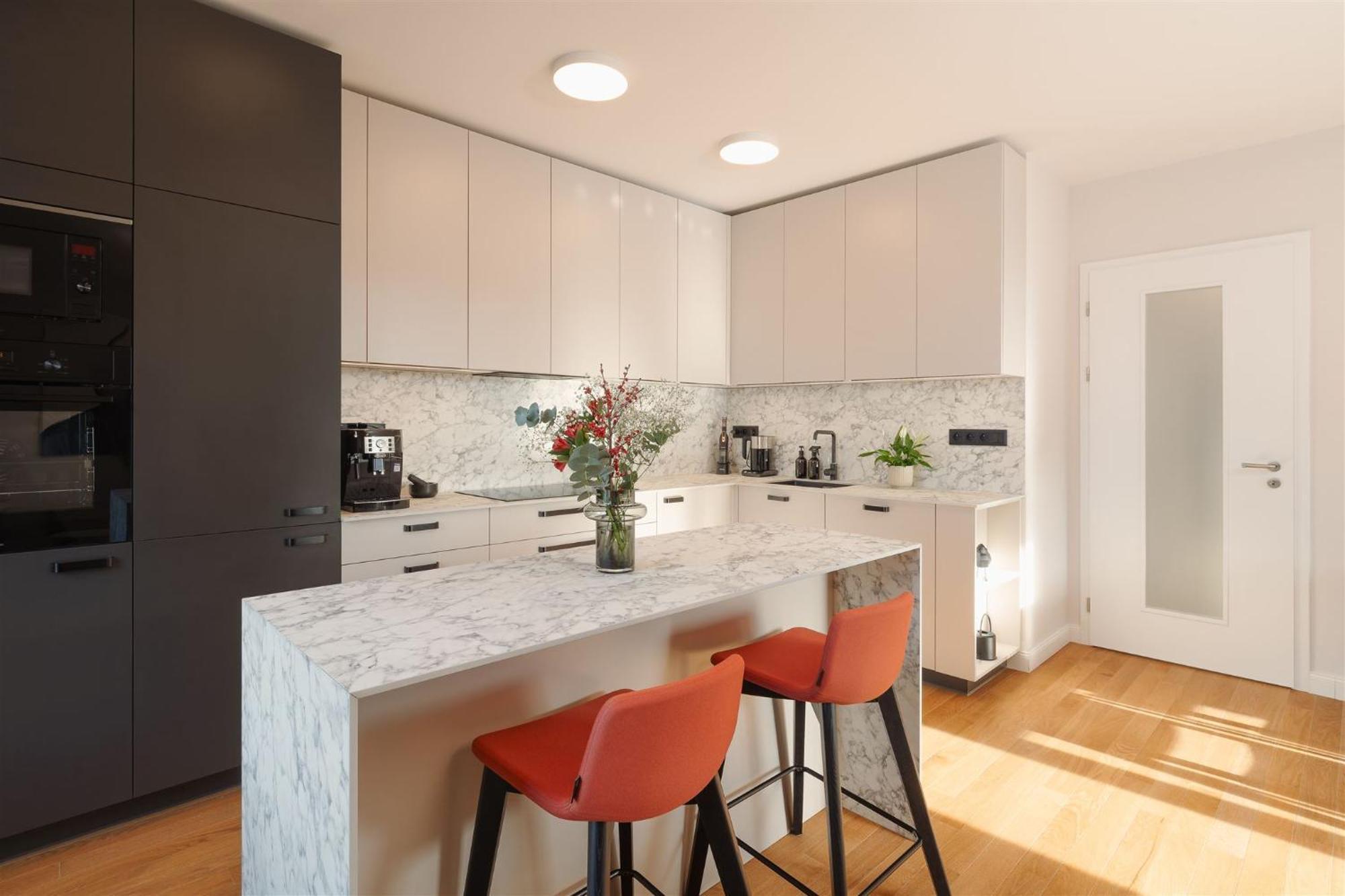 Luxury Sunny Home - Garage Parking, Metro, Balcony, Ps5 With Games Prag Exteriör bild